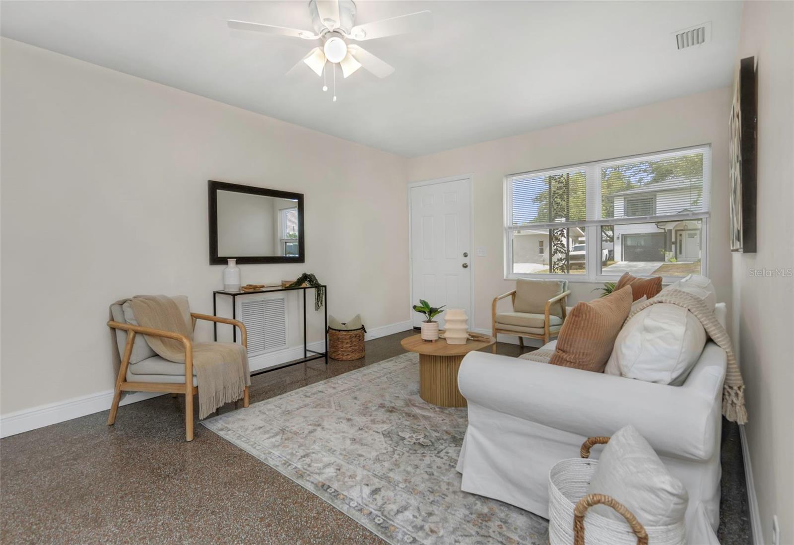 Image 4 of 33 For 4658 25th Avenue S