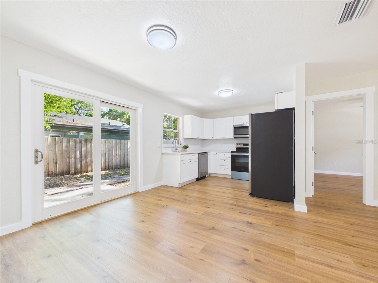 Image 10 of 41 For 14717 Sunset Street