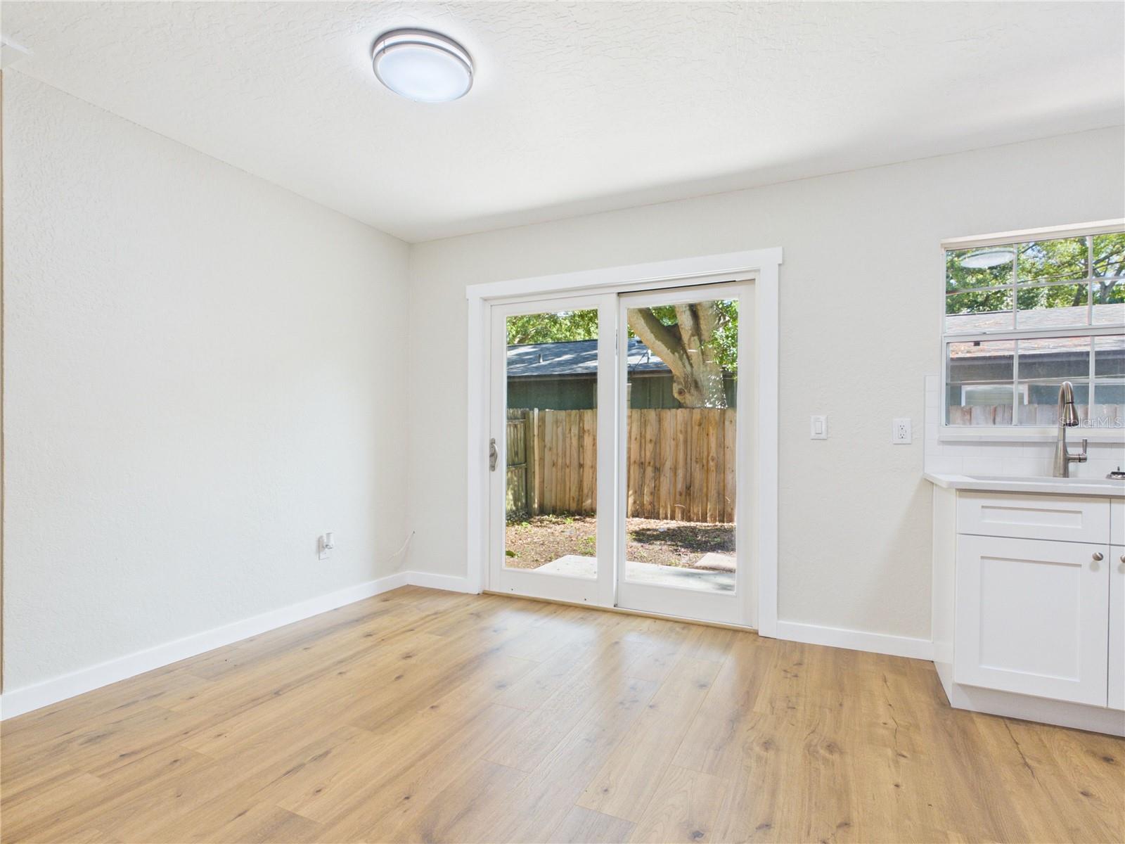 Image 18 of 41 For 14717 Sunset Street