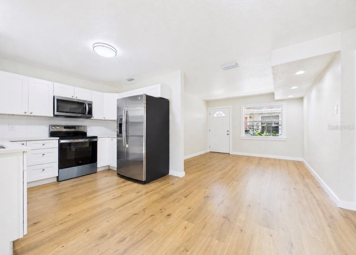 Image 4 of 41 For 14717 Sunset Street