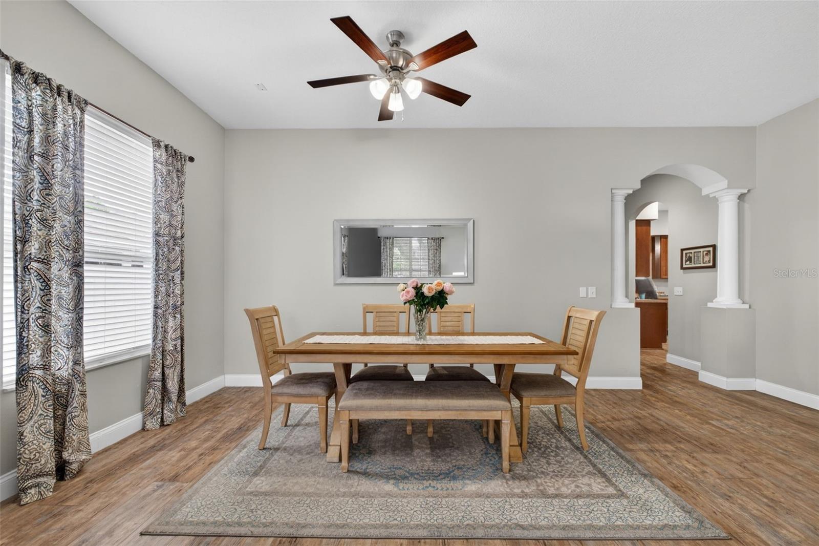 Listing photo id 11 for 5017 Torrey Hills Lane