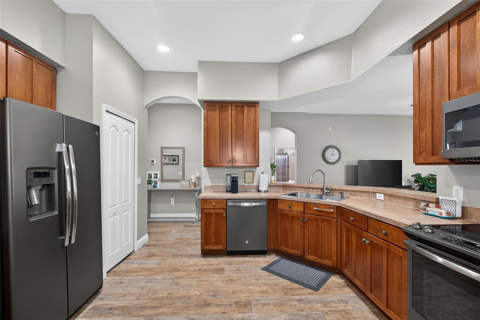 Listing photo id 22 for 5017 Torrey Hills Lane