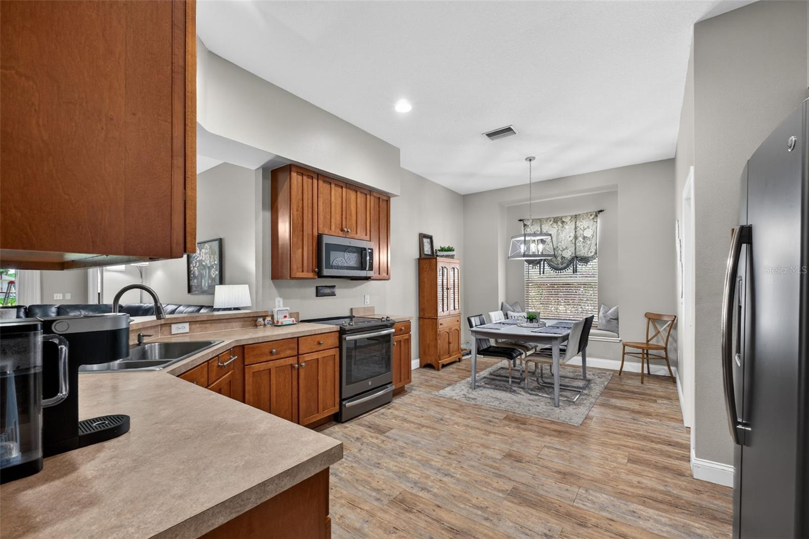 Listing photo id 24 for 5017 Torrey Hills Lane