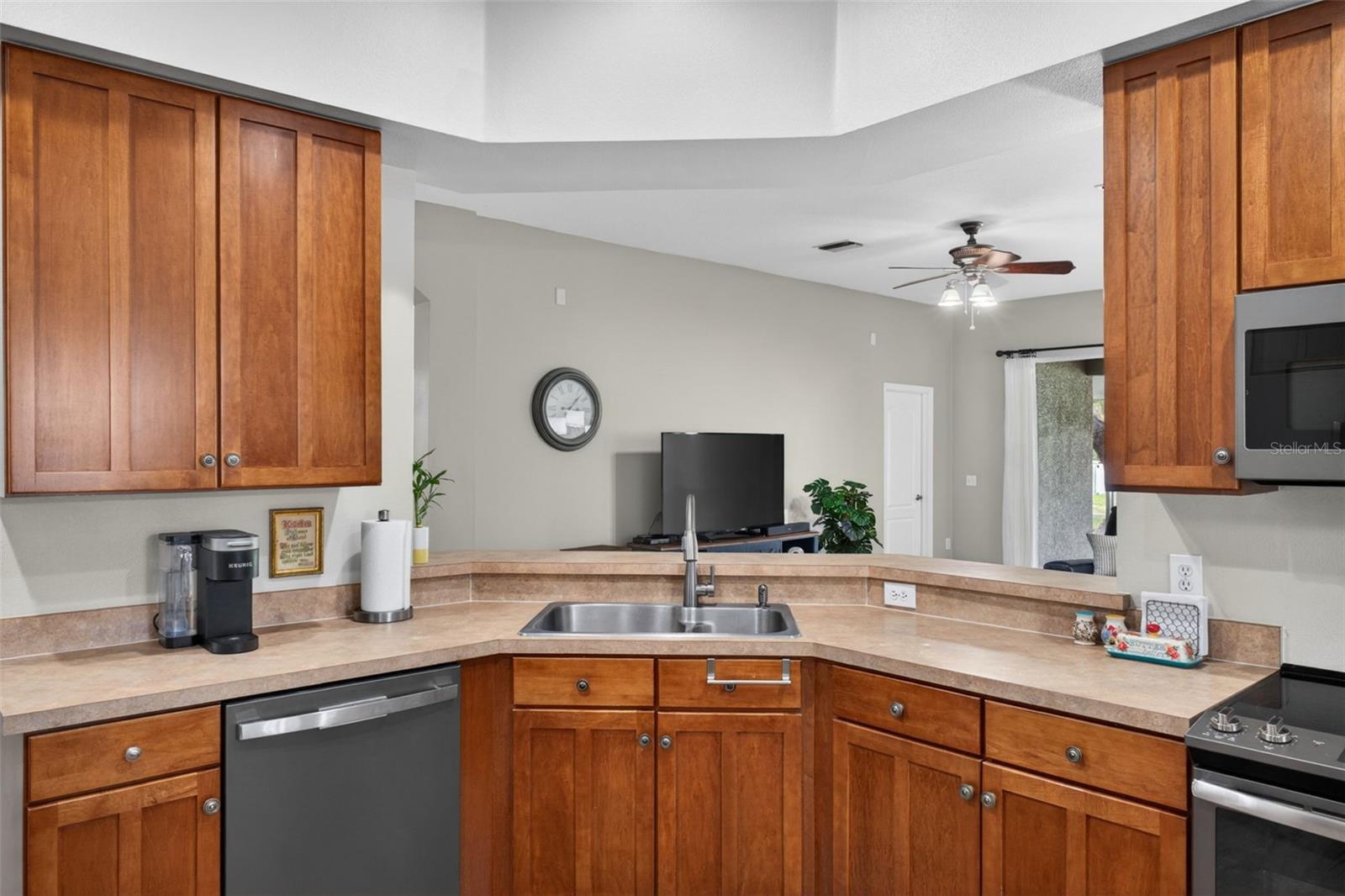 Listing photo id 28 for 5017 Torrey Hills Lane