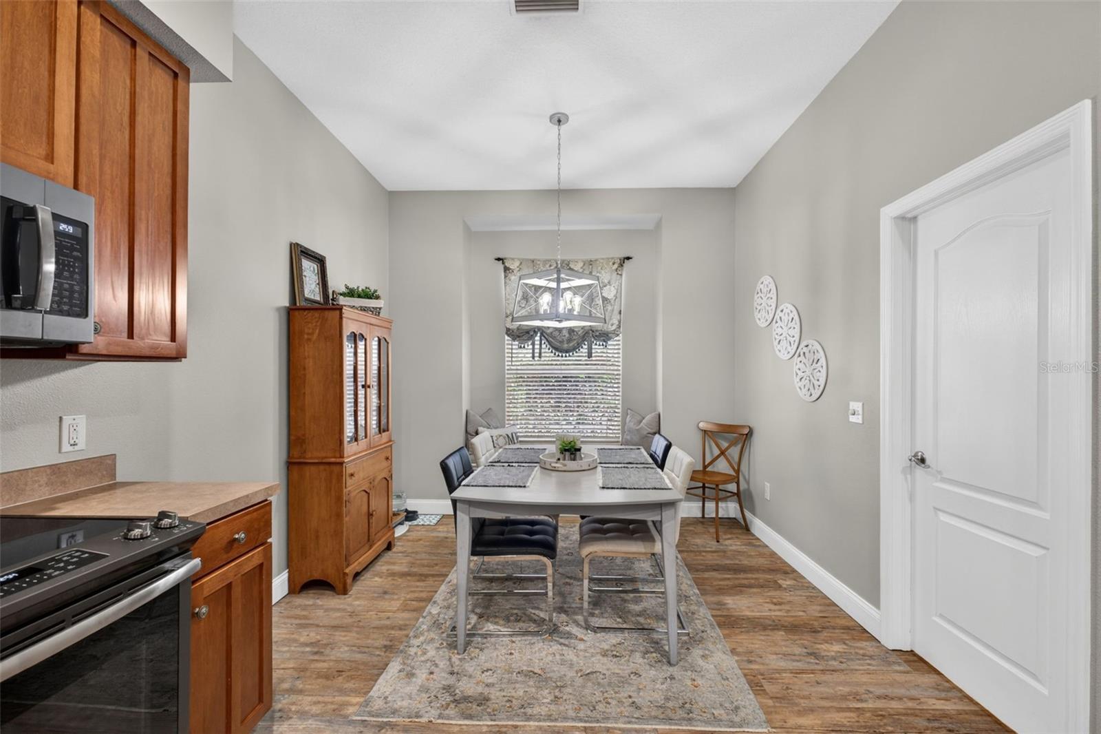 Listing photo id 29 for 5017 Torrey Hills Lane