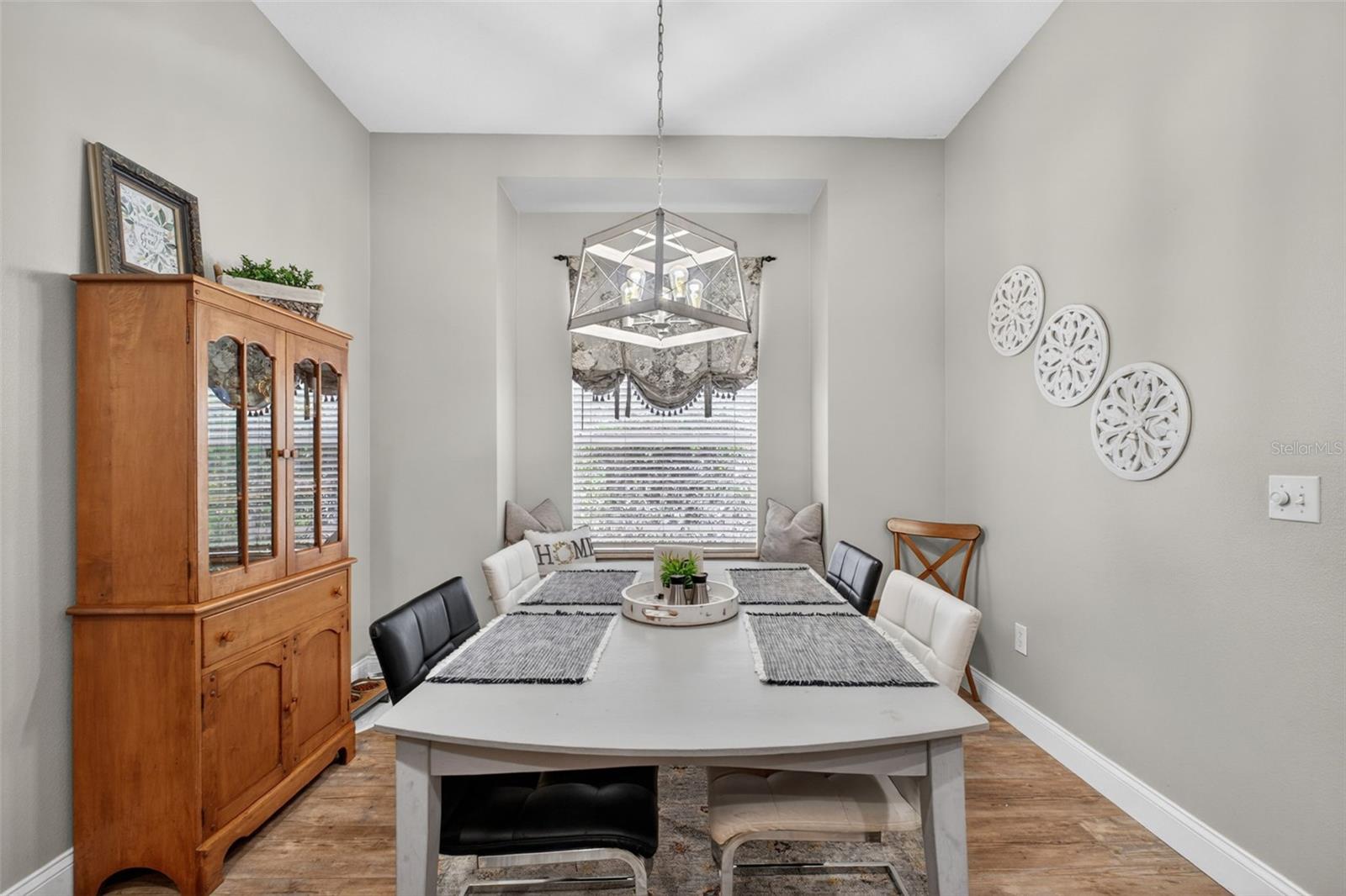 Listing photo id 30 for 5017 Torrey Hills Lane