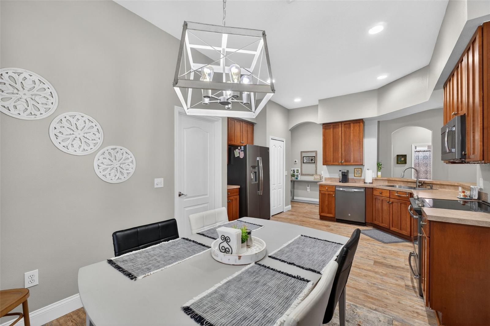 Listing photo id 31 for 5017 Torrey Hills Lane