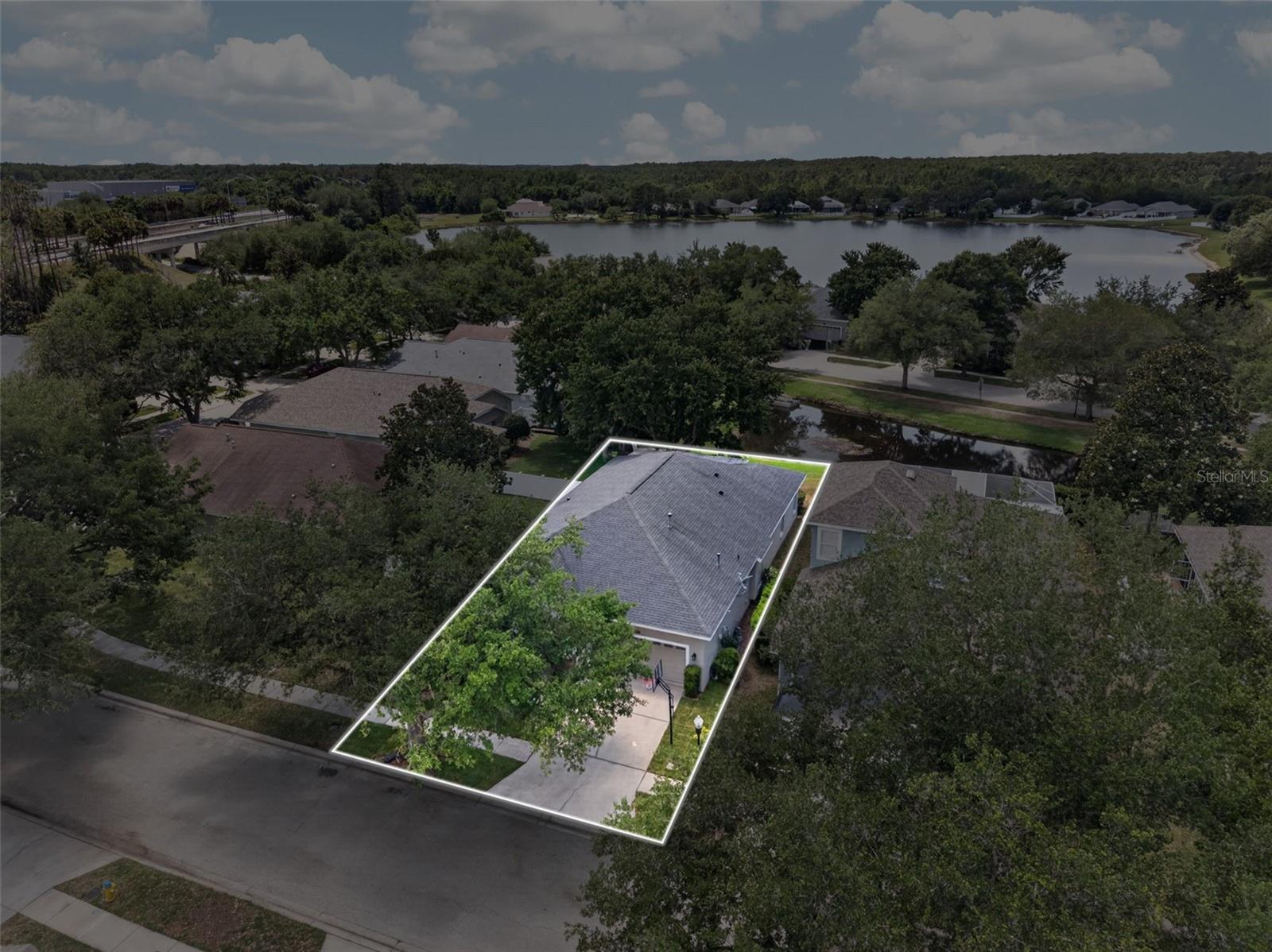 Listing photo id 65 for 5017 Torrey Hills Lane