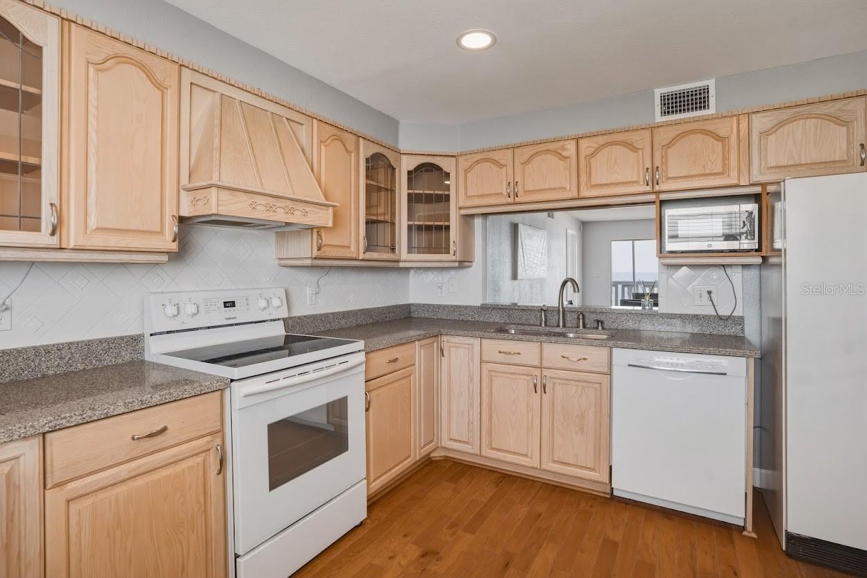 Image 13 of 37 For 403 Gulf Way 601