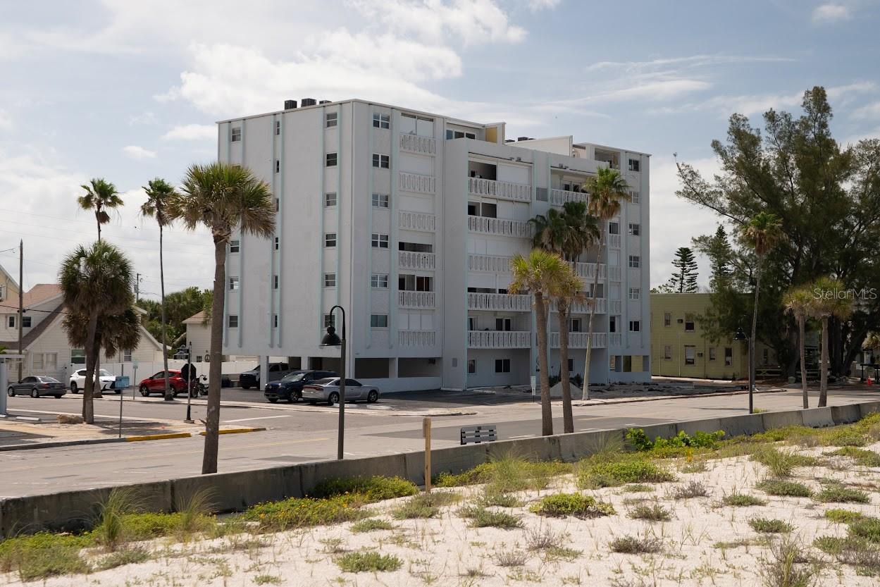 Image 28 of 37 For 403 Gulf Way 601