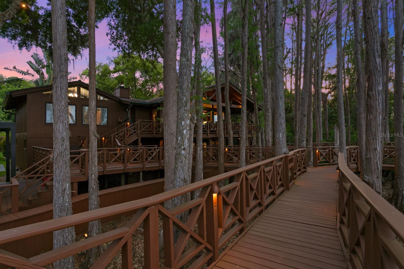 Listing photo id 9 for 8817 Roberts Road