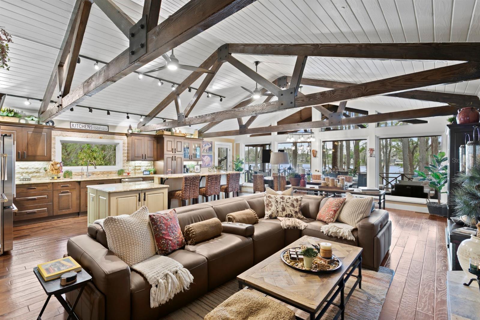 Listing photo id 17 for 8817 Roberts Road