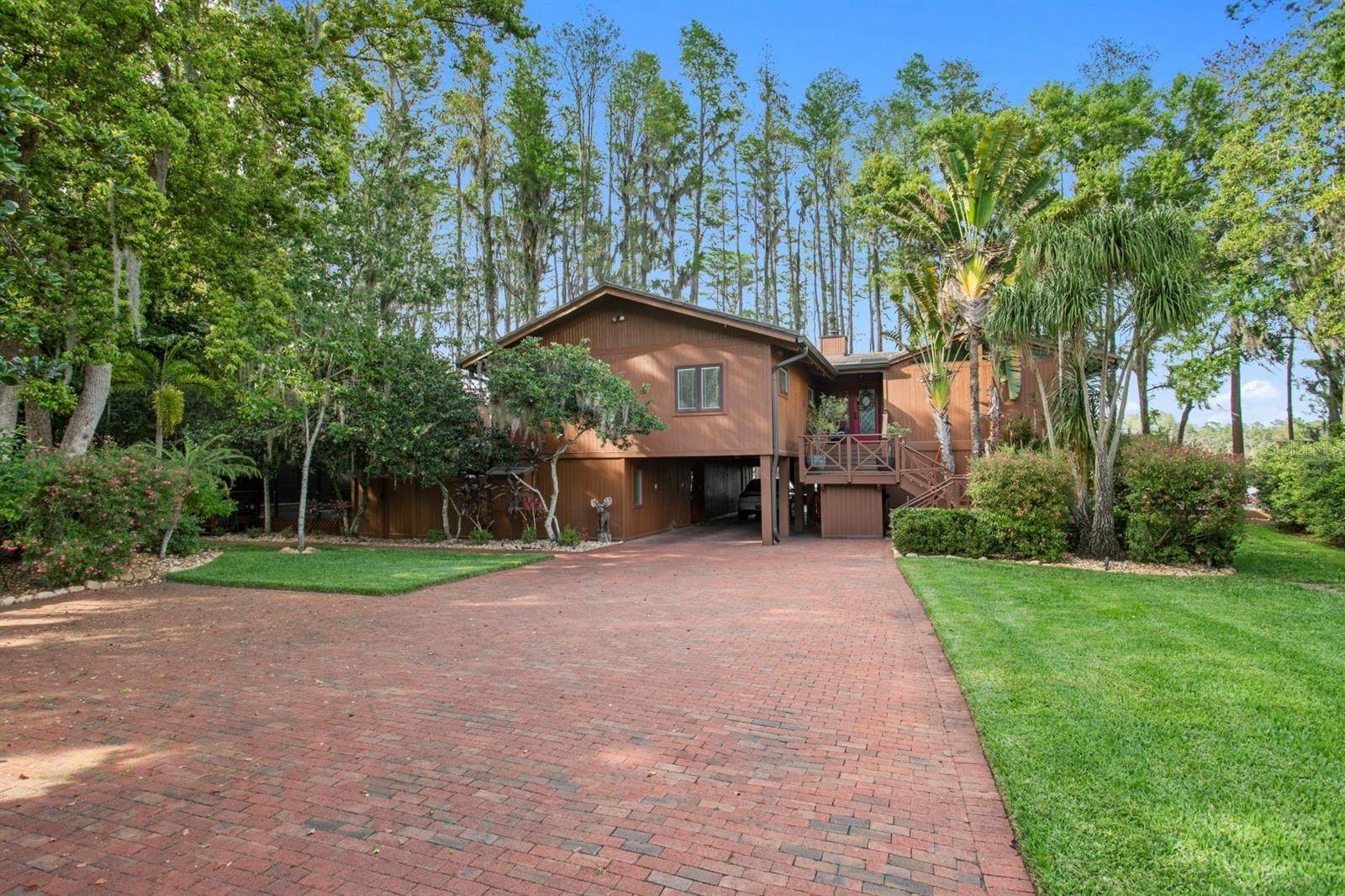 Listing photo id 0 for 8817 Roberts Road