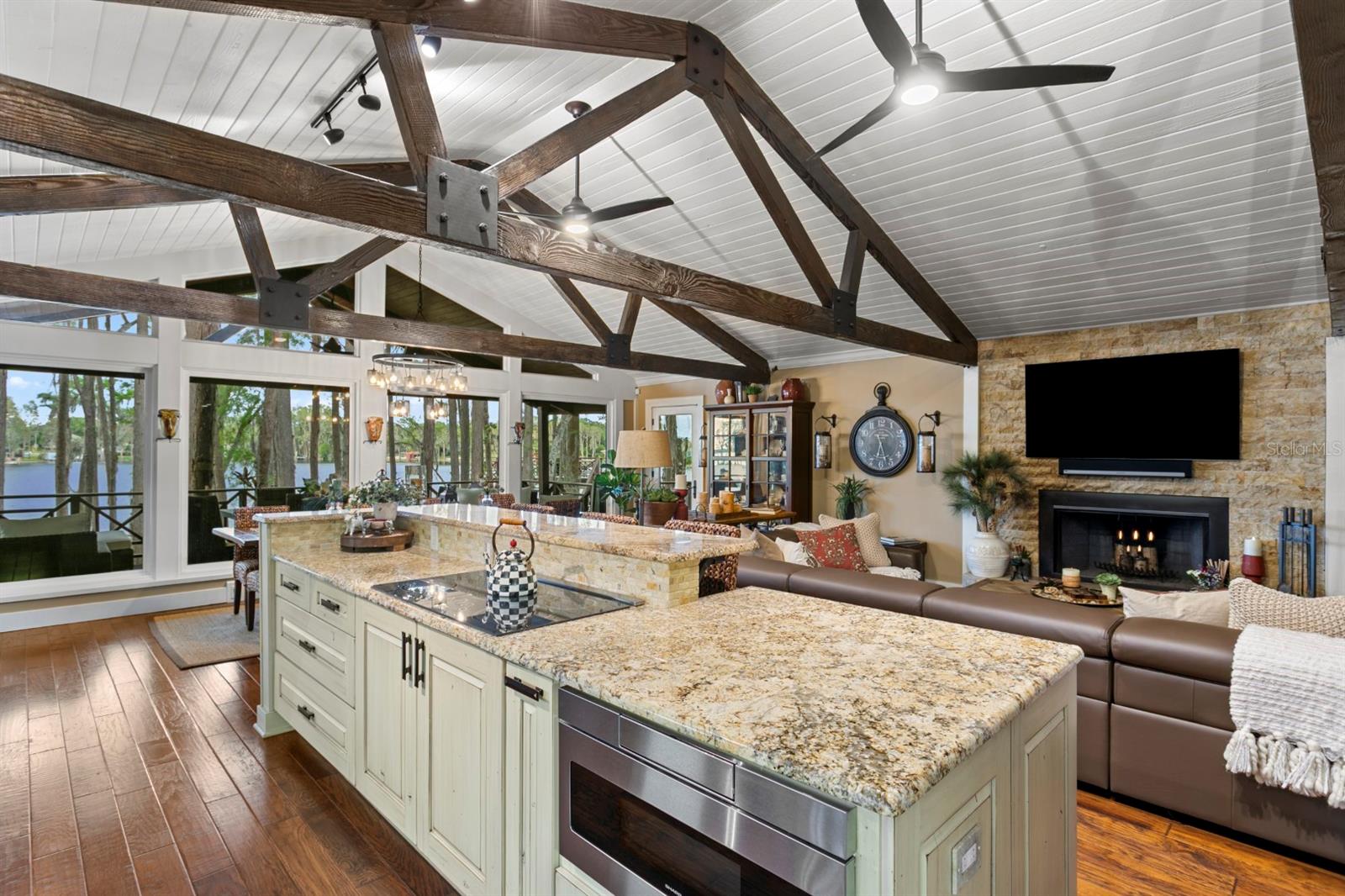 Listing photo id 20 for 8817 Roberts Road