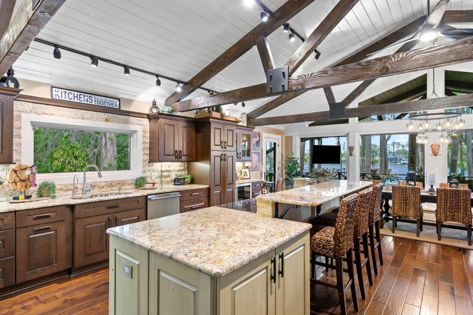 Listing photo id 24 for 8817 Roberts Road
