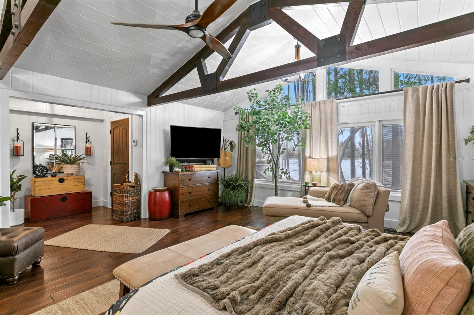 Listing photo id 32 for 8817 Roberts Road