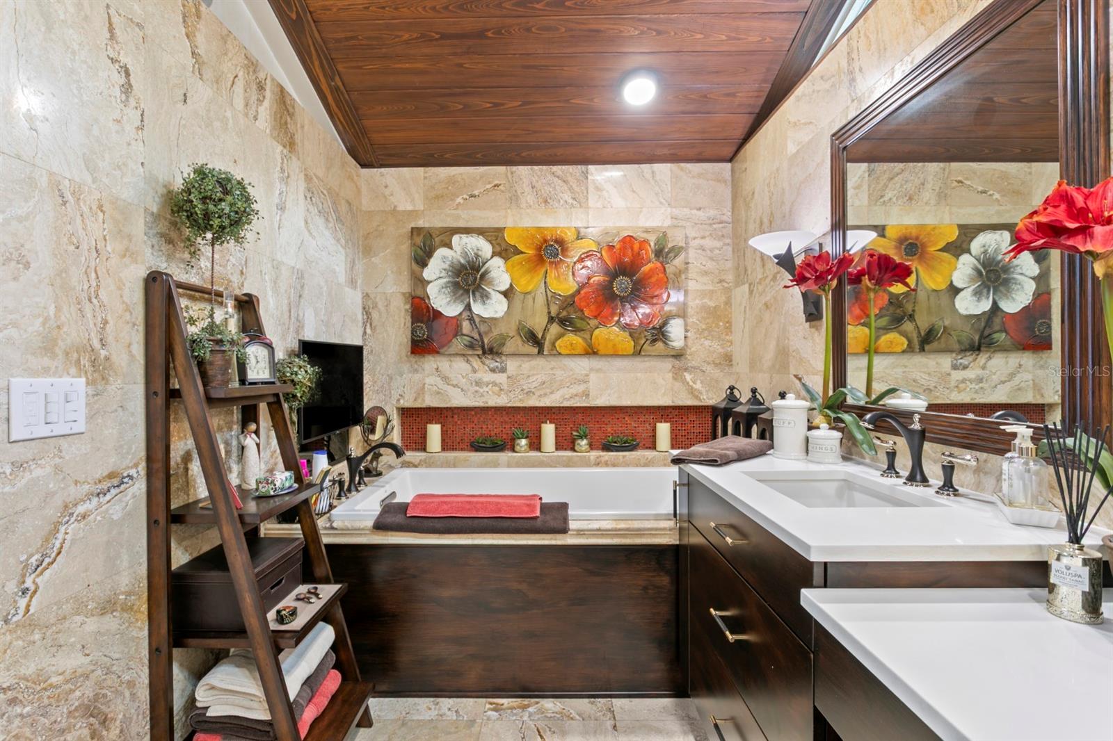 Listing photo id 36 for 8817 Roberts Road