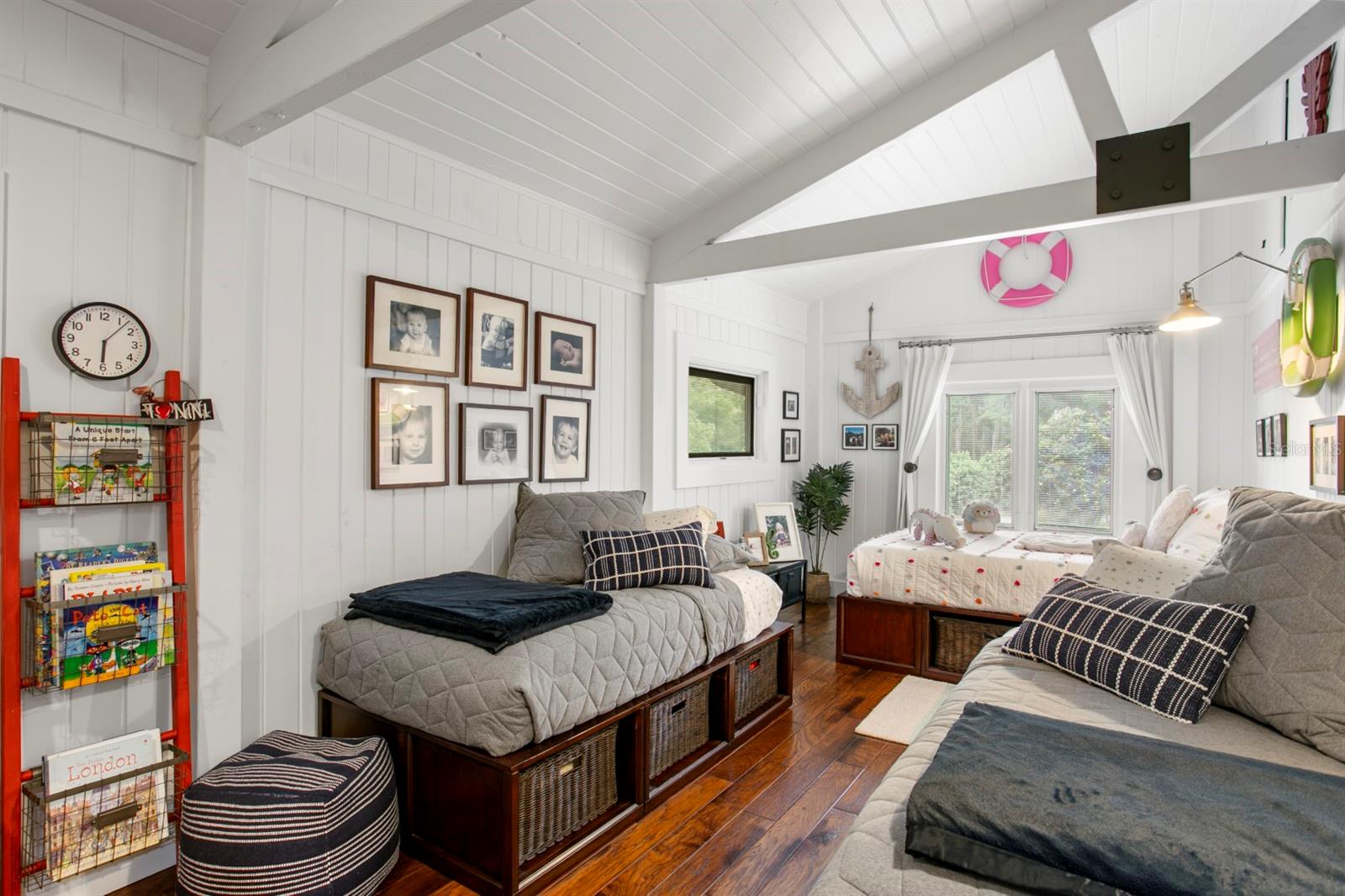 Listing photo id 40 for 8817 Roberts Road