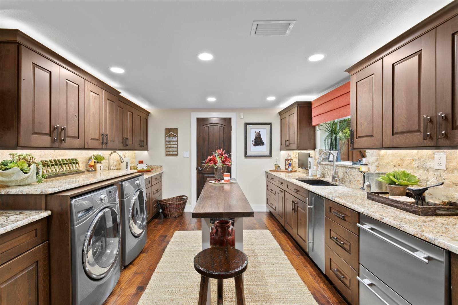 Listing photo id 56 for 8817 Roberts Road