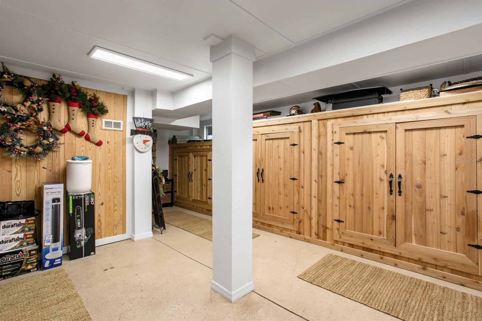 Listing photo id 66 for 8817 Roberts Road