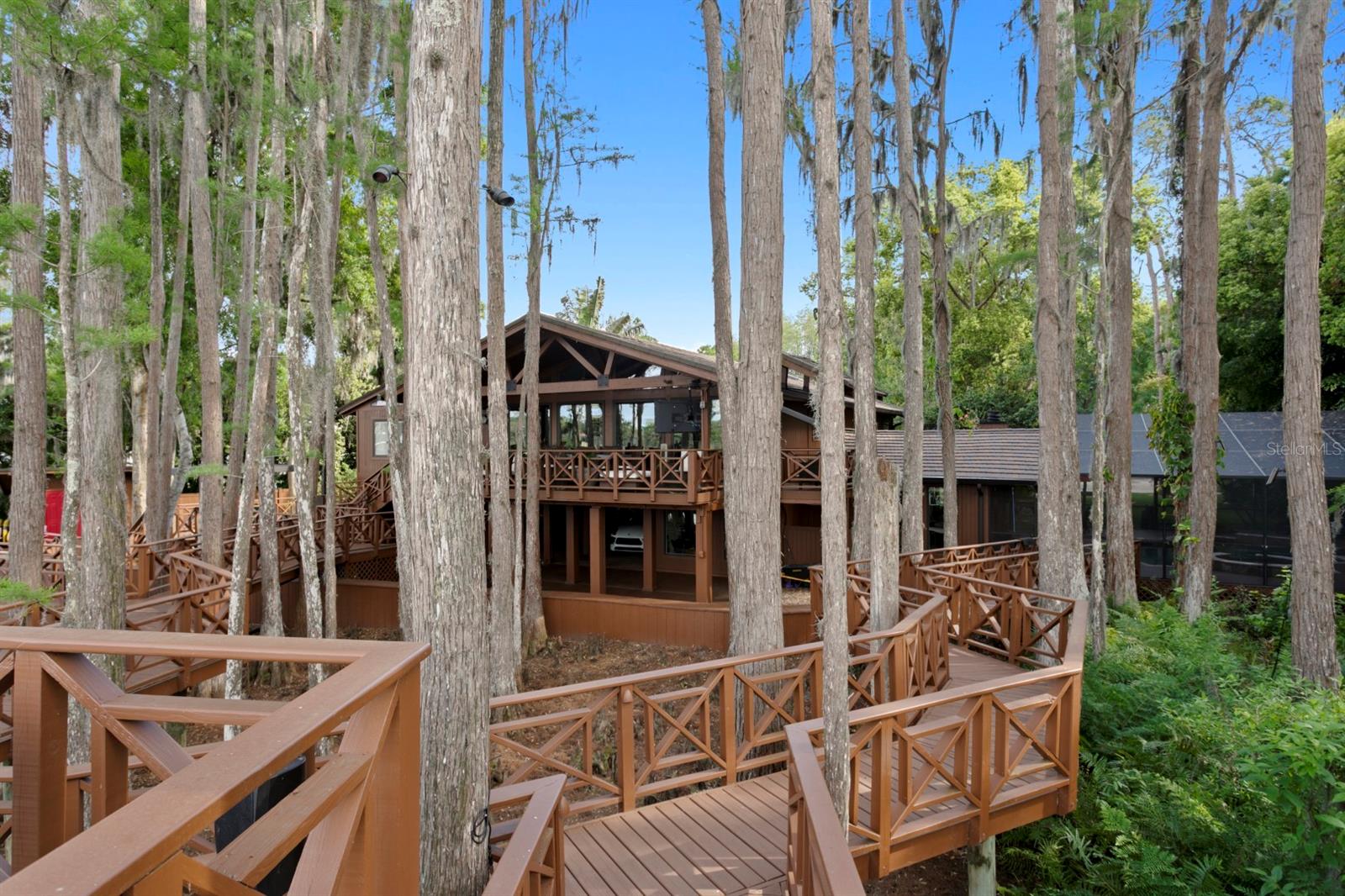 Listing photo id 71 for 8817 Roberts Road