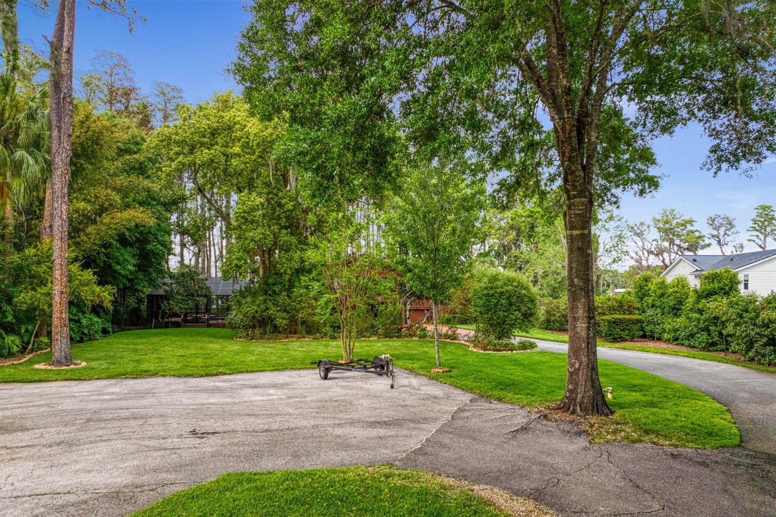 Listing photo id 93 for 8817 Roberts Road