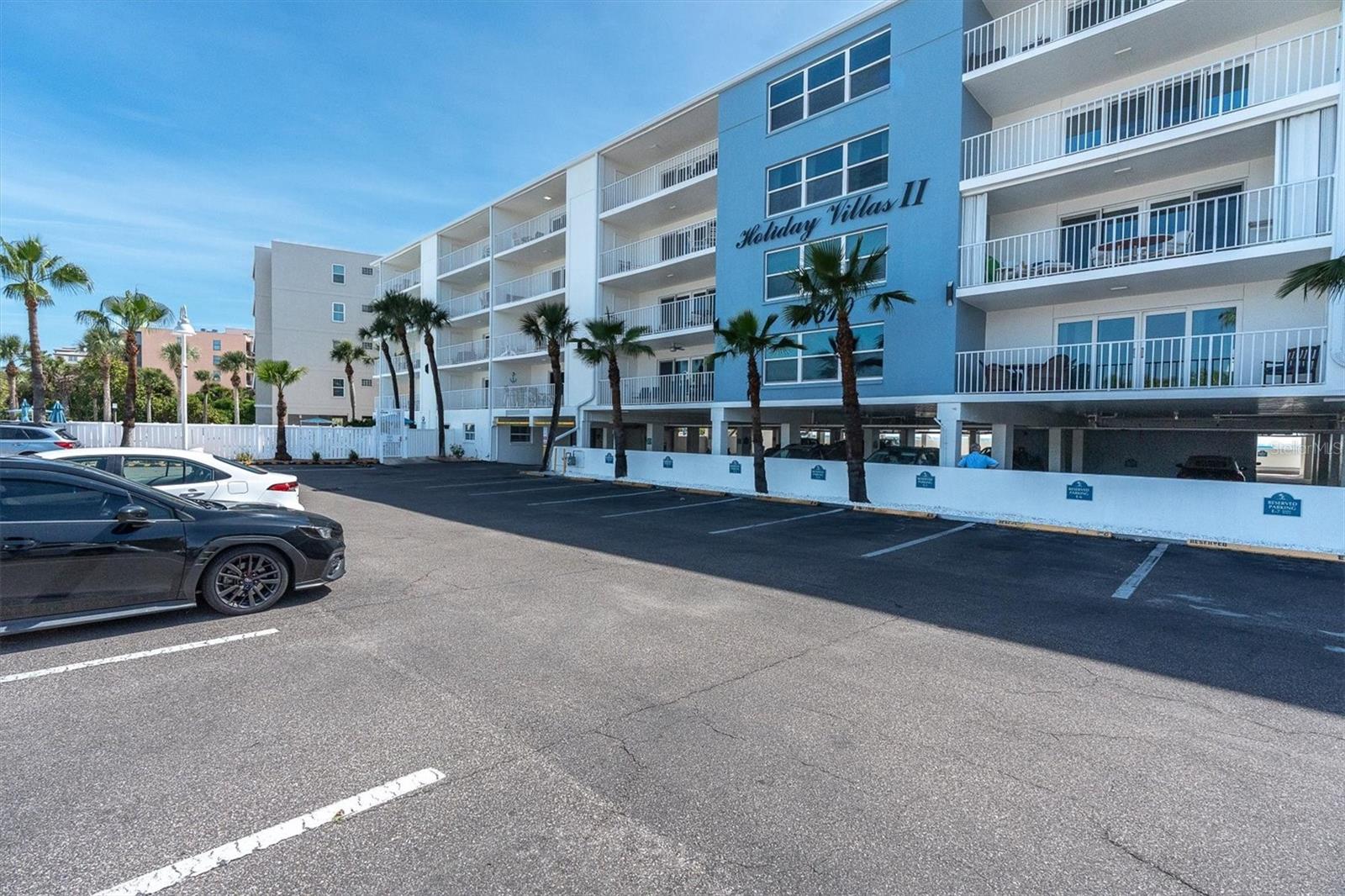 Image 2 of 41 For 19610 Gulf Boulevard 308
