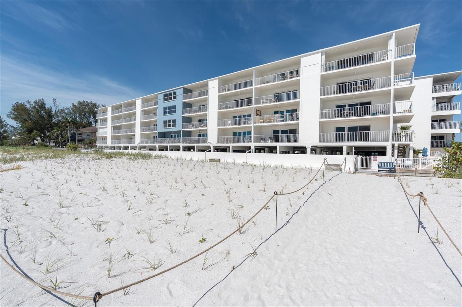 Image 39 of 41 For 19610 Gulf Boulevard 308