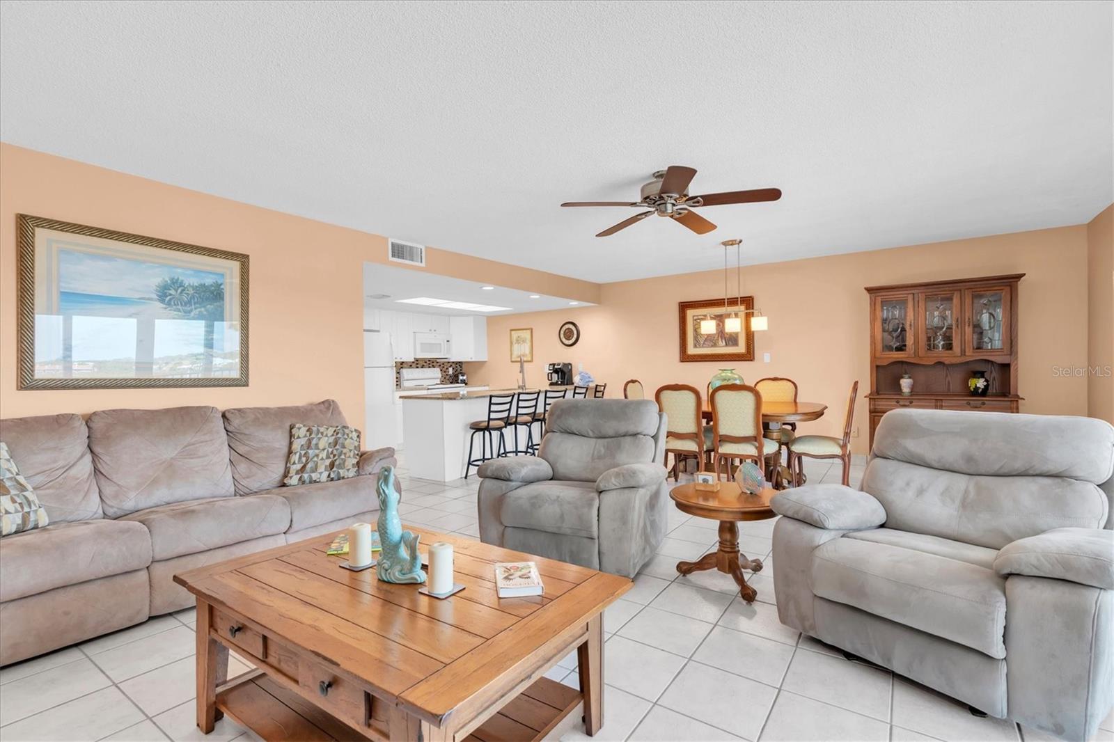 Image 8 of 41 For 19610 Gulf Boulevard 308