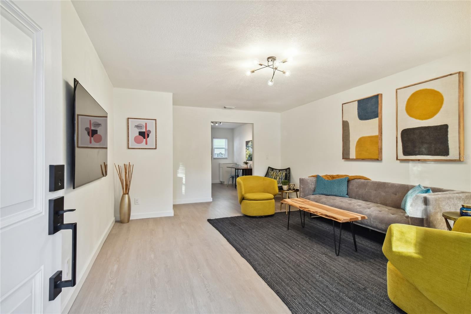 Image 4 of 10 For 6422 Adelia Avenue