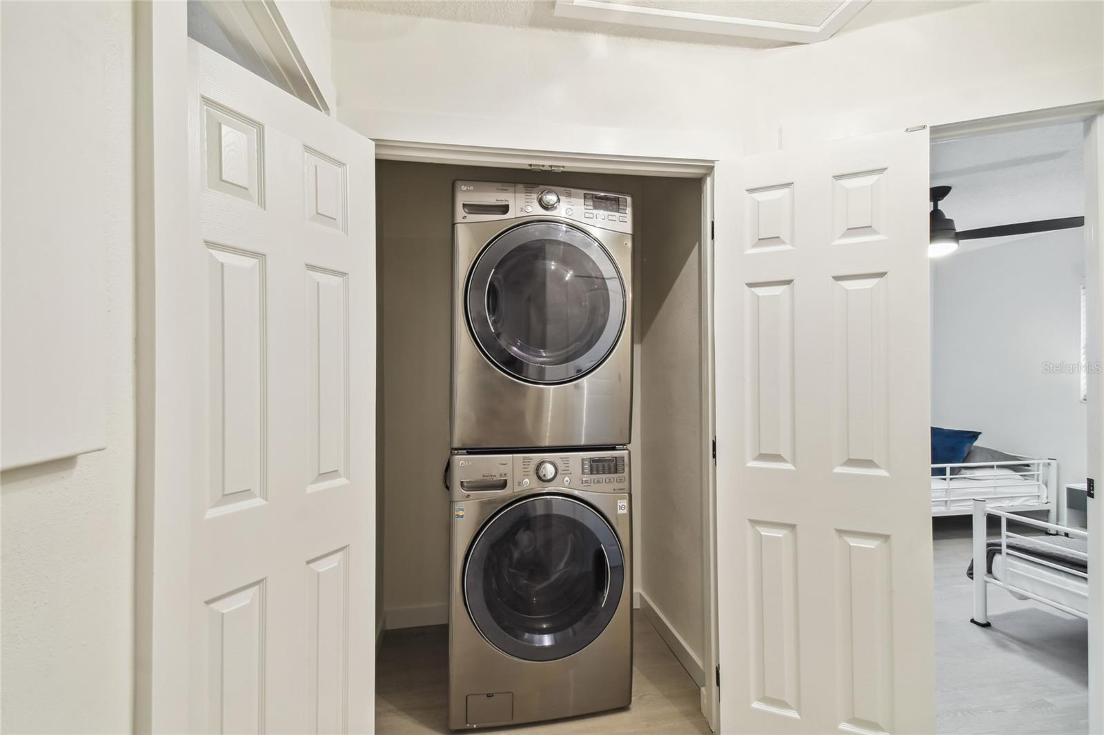 Image 9 of 10 For 6422 Adelia Avenue