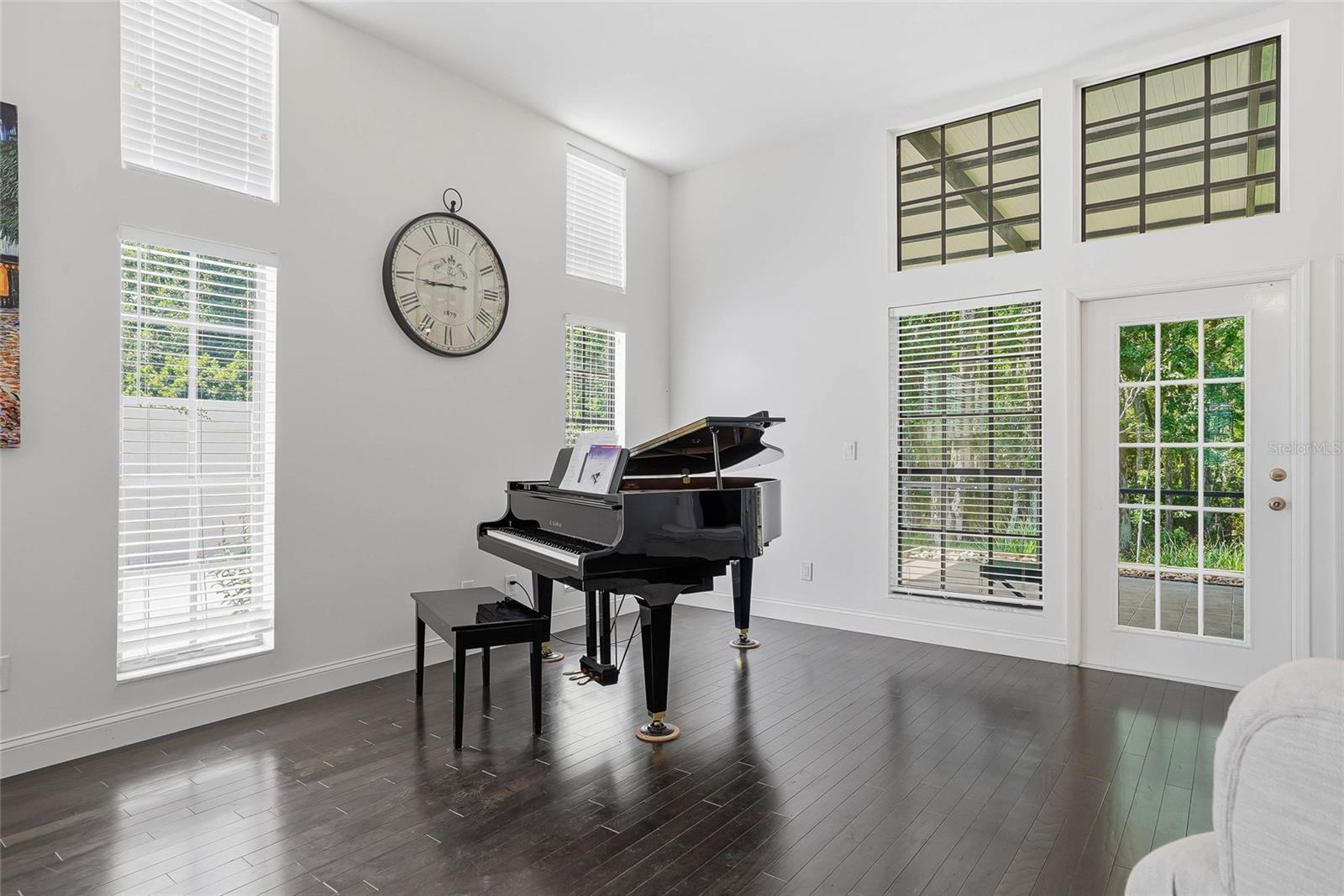 Image 26 of 72 For 18740 Wimbledon Circle
