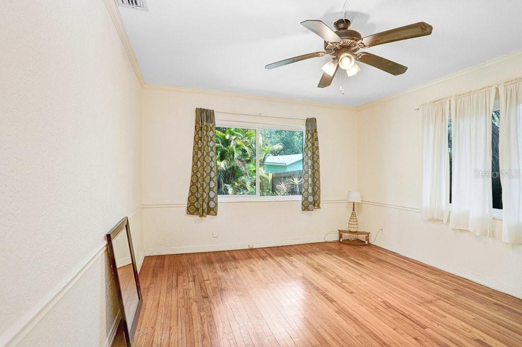 Image 8 of 28 For 779 Bayou Blvd S
