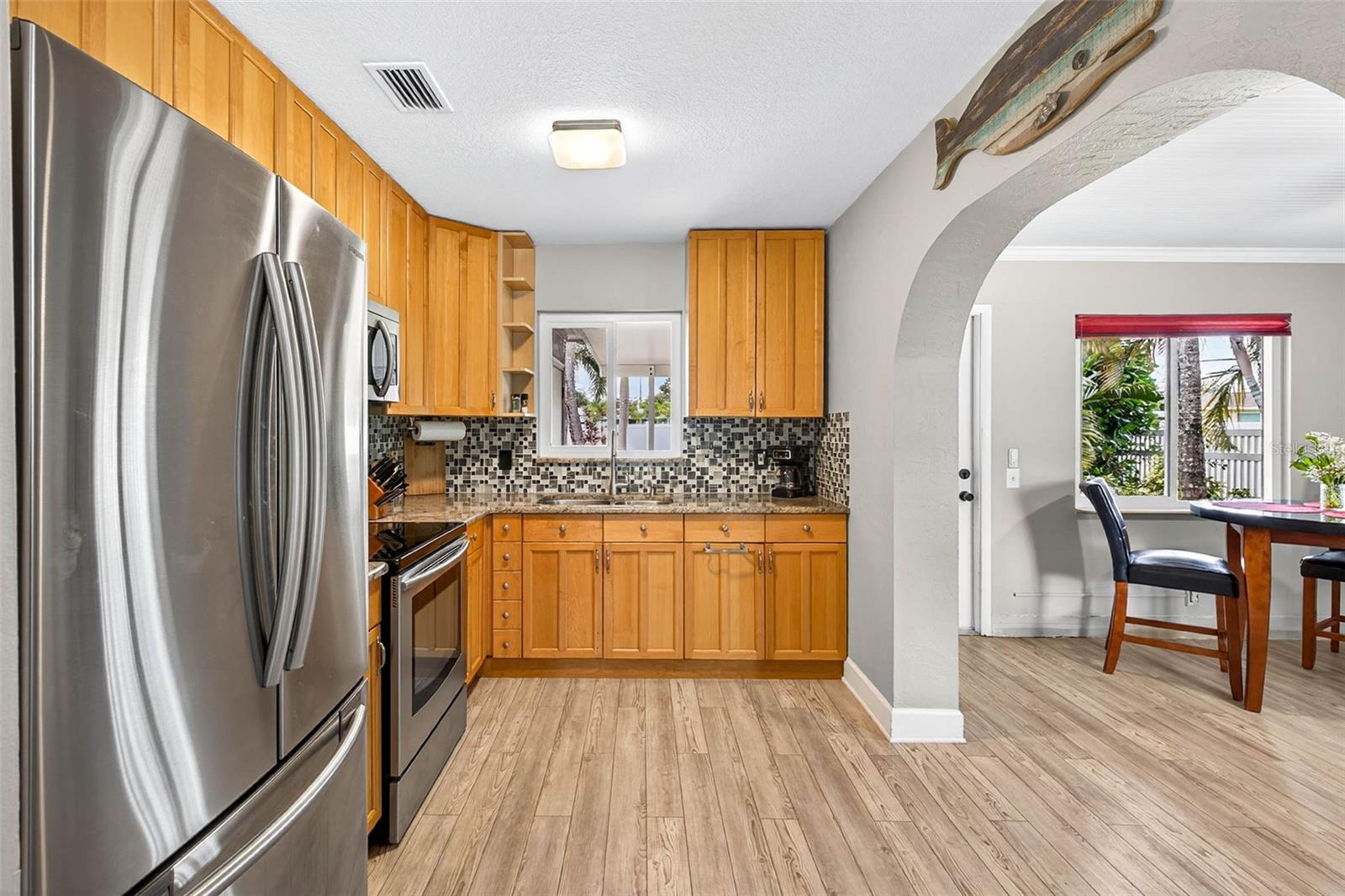 Image 7 of 34 For 5519 Commonwealth Avenue N