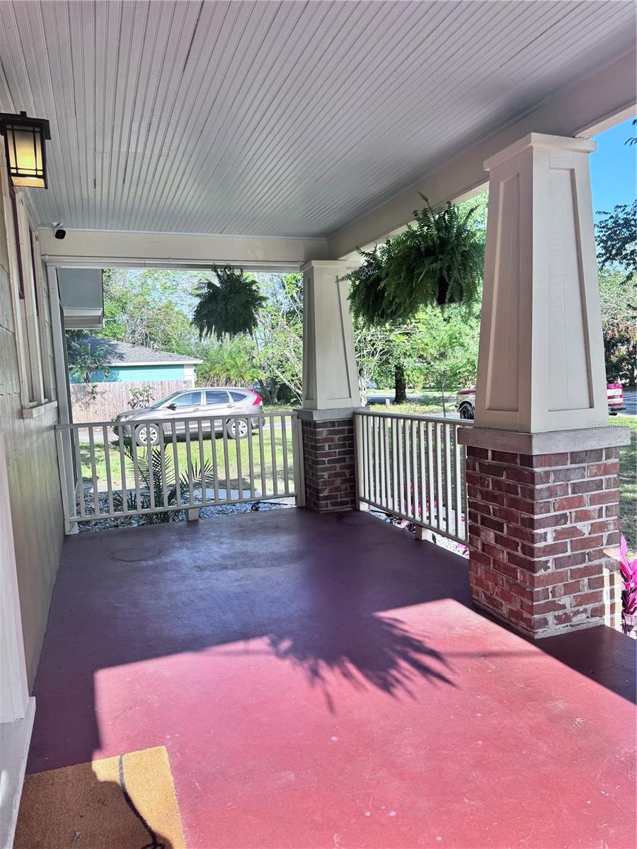 Image 2 of 11 For 406 Alva Street