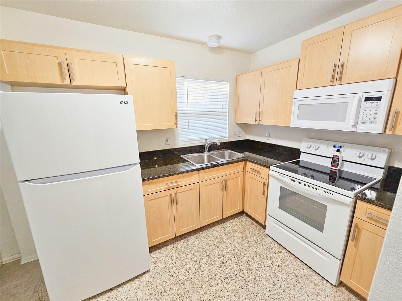 Image 3 of 9 For 5608 18th Avenue S