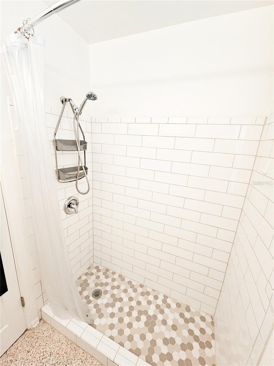 Image 7 of 9 For 5608 18th Avenue S