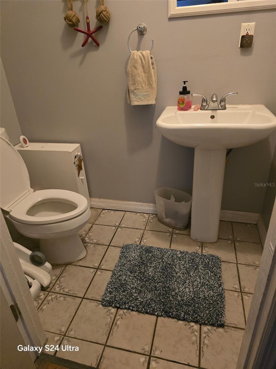 Image 11 of 34 For 418 Glenn Road