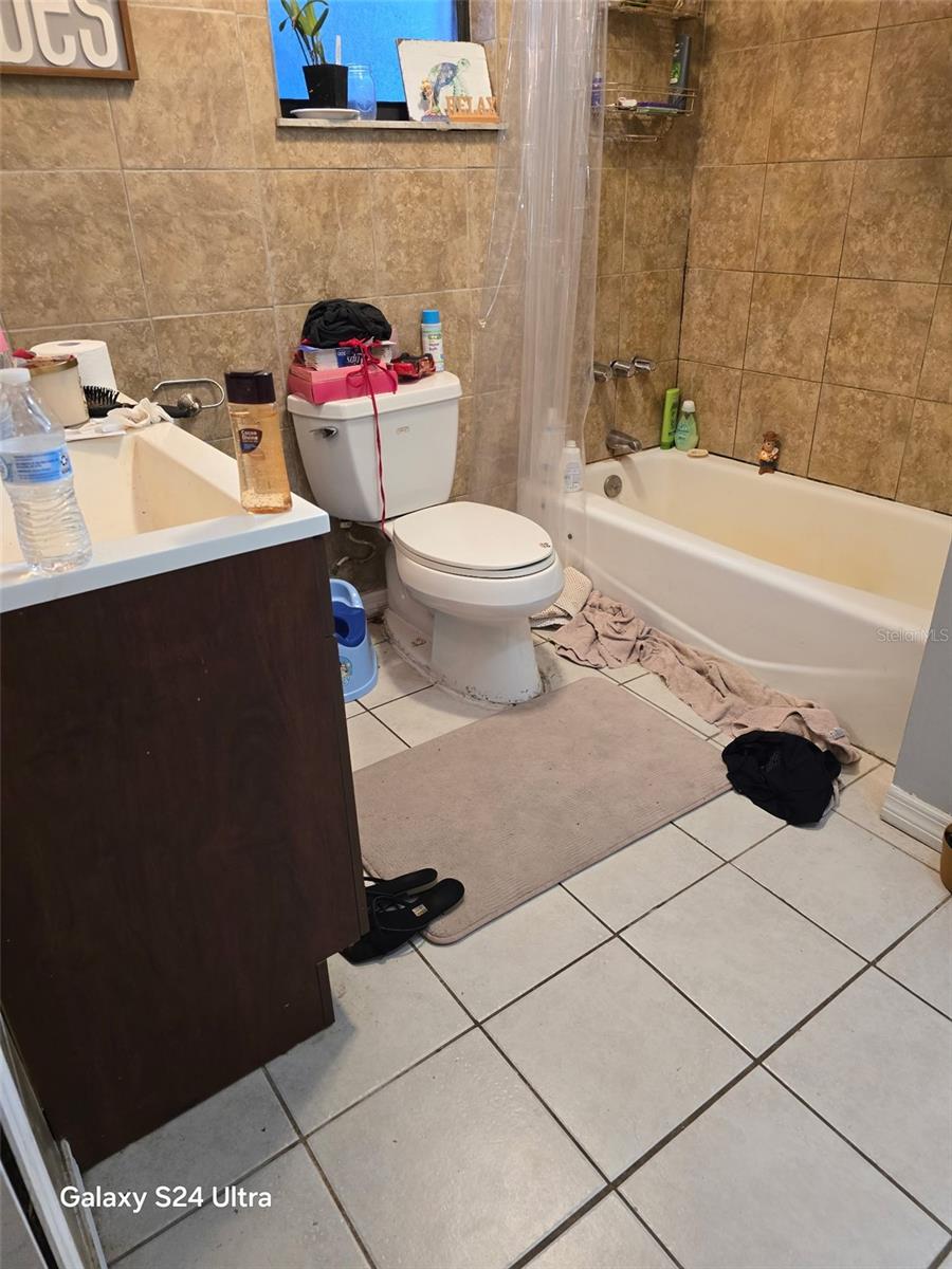 Image 12 of 34 For 418 Glenn Road