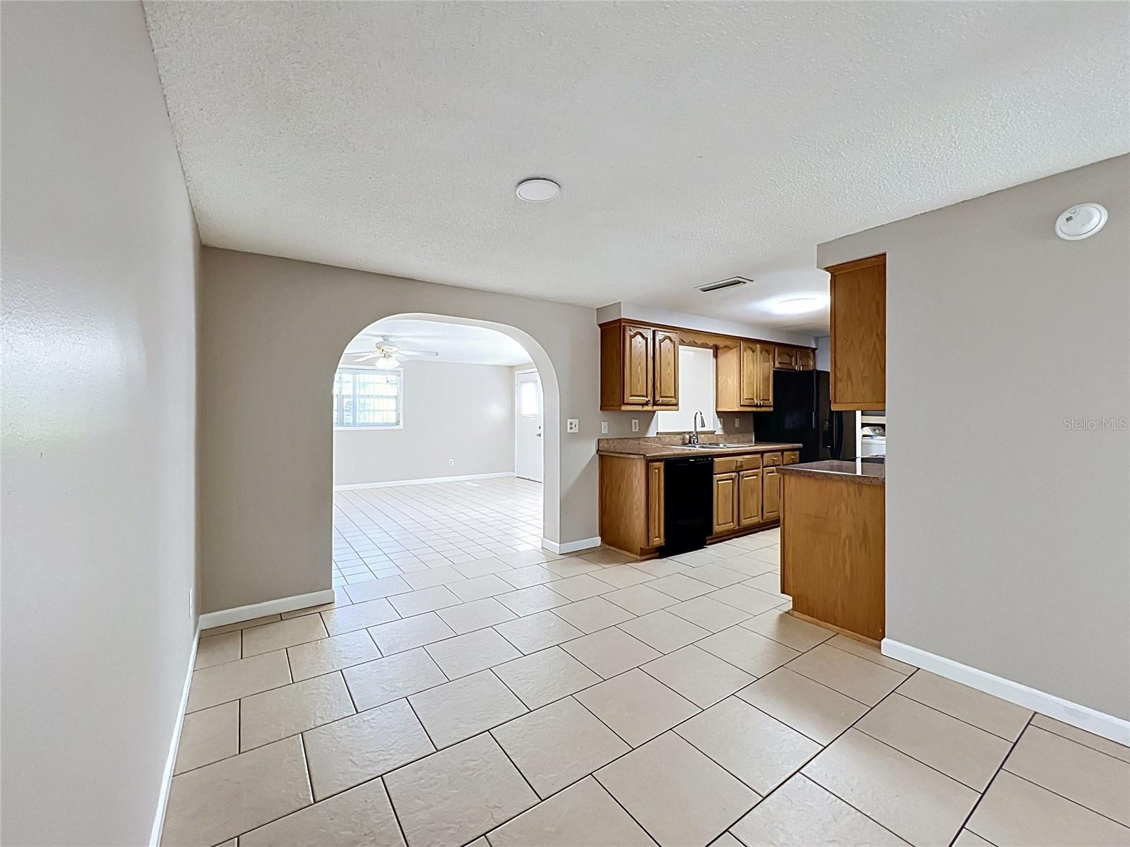 Image 11 of 33 For 808 Falkirk Avenue