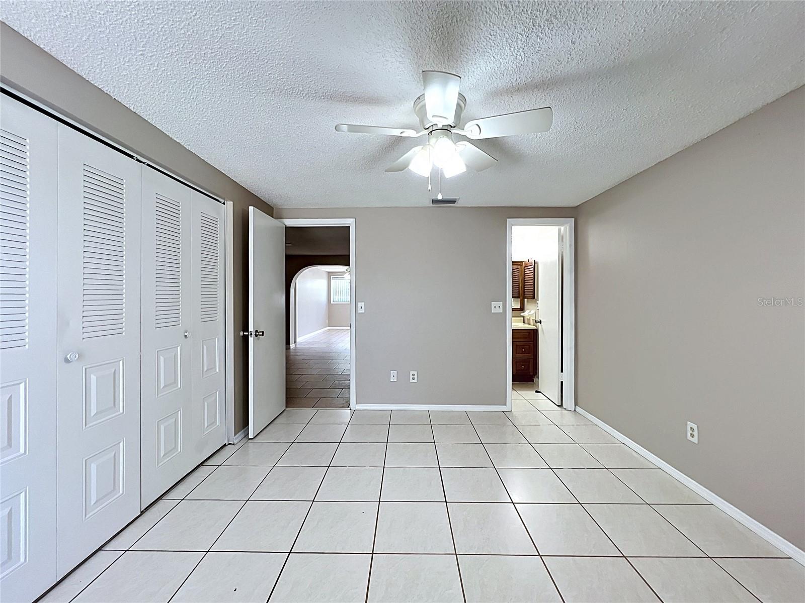 Image 13 of 33 For 808 Falkirk Avenue