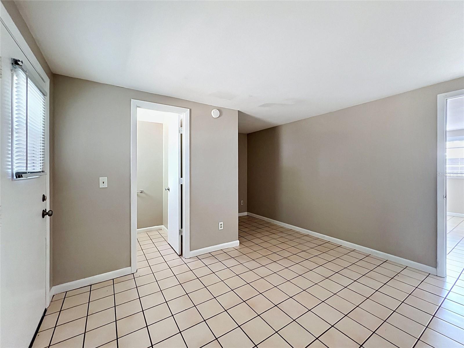 Image 21 of 33 For 808 Falkirk Avenue