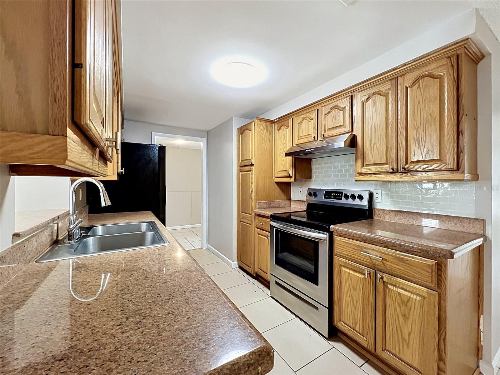 Image 4 of 33 For 808 Falkirk Avenue