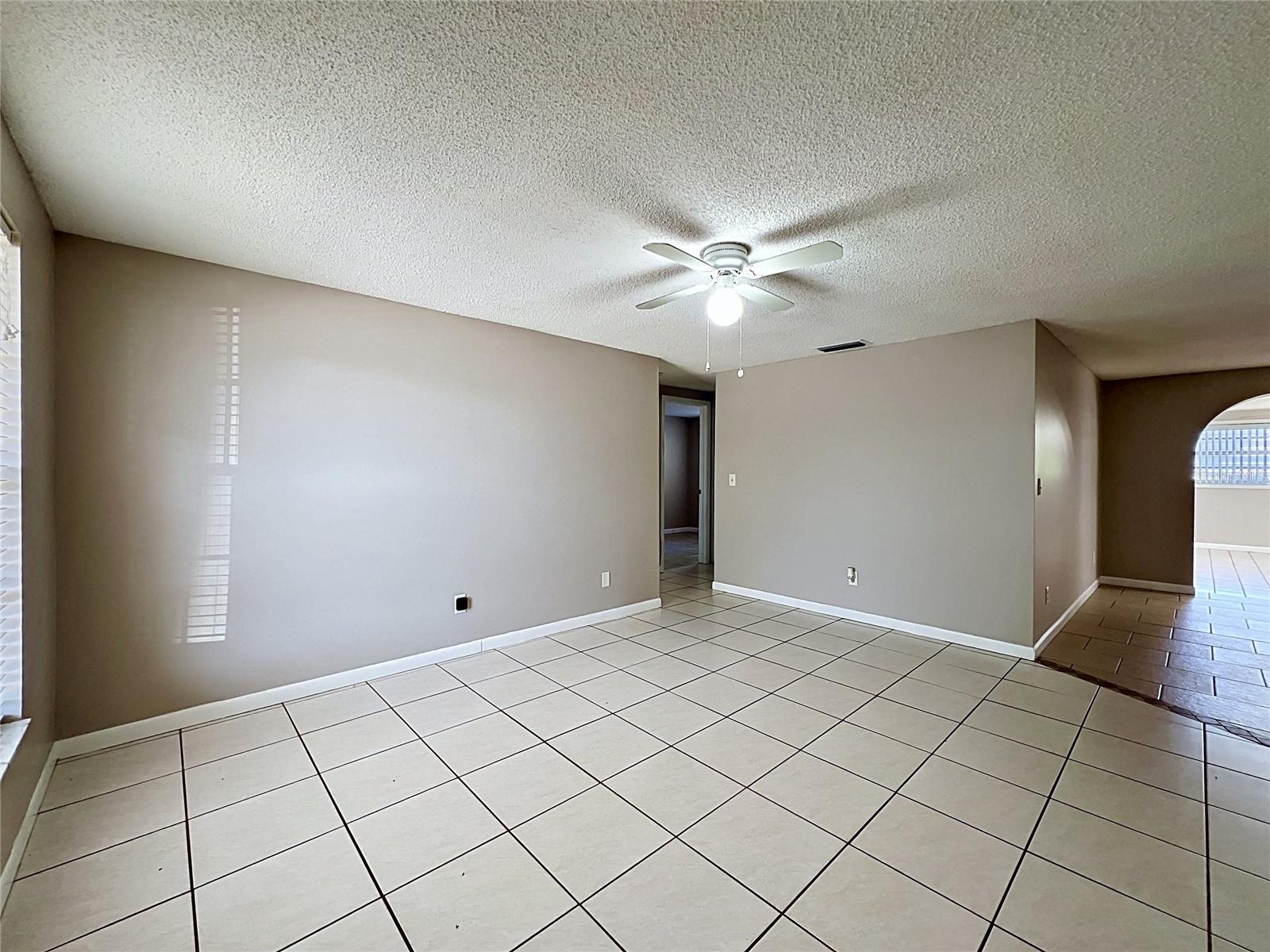 Image 9 of 33 For 808 Falkirk Avenue
