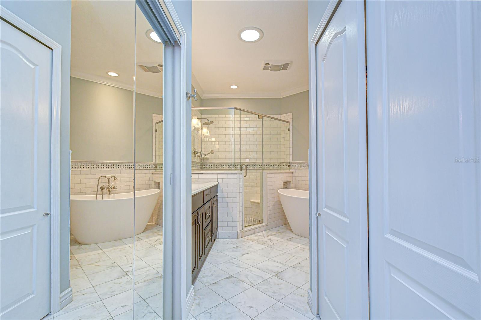 Image 18 of 42 For 6069 Sandhill Ridge Drive