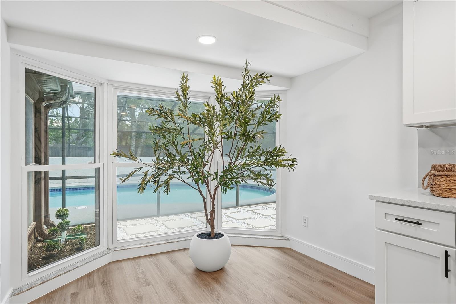 Image 21 of 62 For 2540 Laurelwood Lane