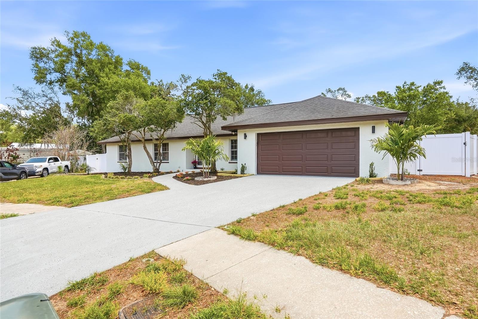 Image 4 of 62 For 2540 Laurelwood Lane