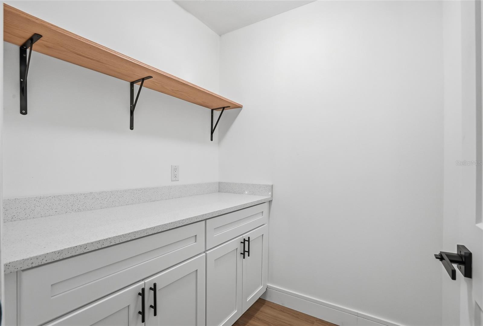 Image 40 of 62 For 2540 Laurelwood Lane