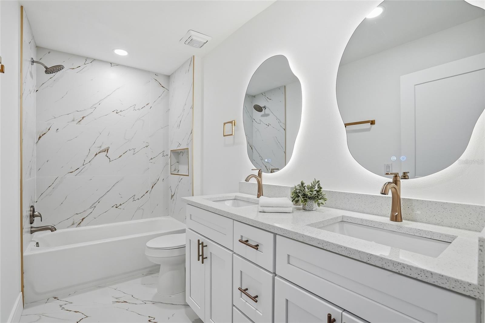 Image 43 of 62 For 2540 Laurelwood Lane