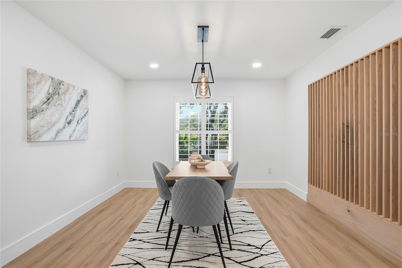 Image 9 of 62 For 2540 Laurelwood Lane